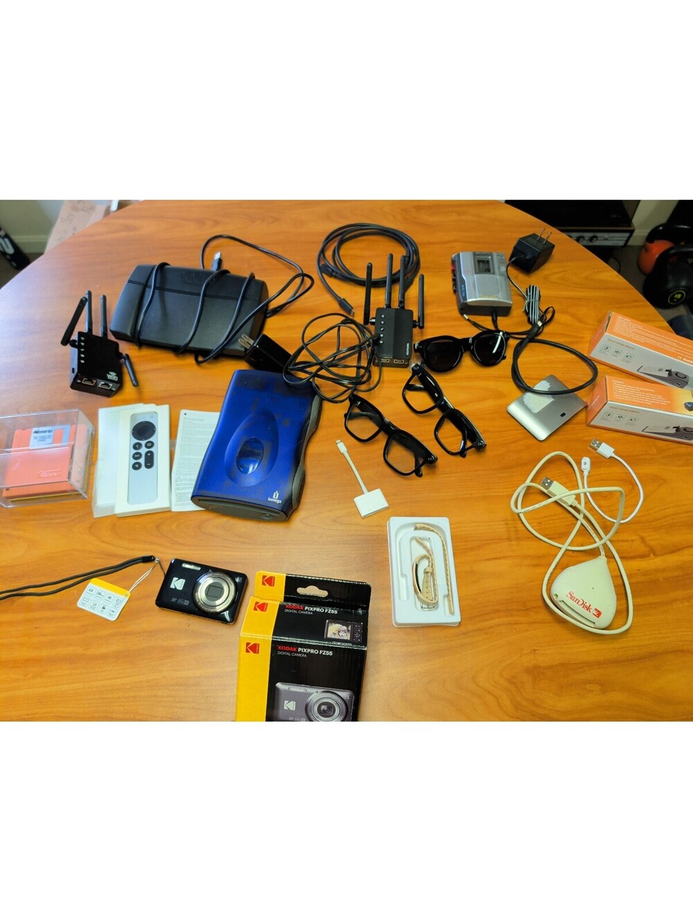 *Not Working Lot* Kodak PIXPRO FZ55 Digital Camera Samsung Apple *Parts Only*